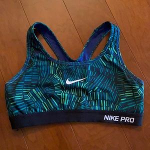 Nike pro sports bra